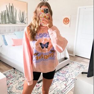 BUTTERFLY GRAPHIC CREWNECK